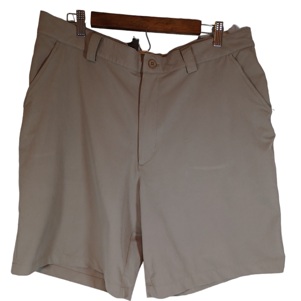 Under Armour Men's Nylon Shorts Size 38R Tan